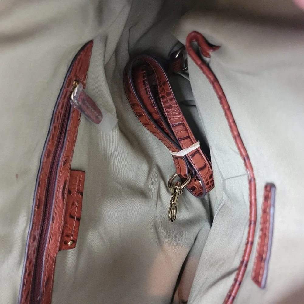 G.I.L.I. leather hobo